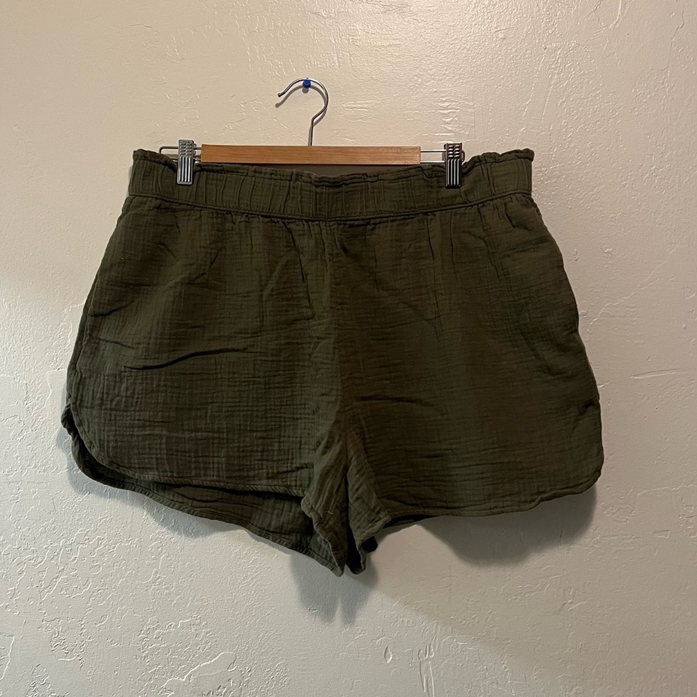 Universal Thread Green Shorts